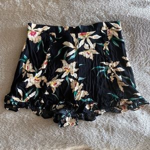 Zara ruffled dress shorts, size S